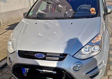 Ford S-Max 2,0 EcoBoost 176kW Titanium S PowerShi...