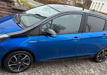 Toyota Yaris 1,5-l-VVT-i Hybrid CVT Style Seleciton...