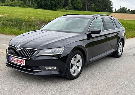 Skoda Superb Combi Ambition DSG NAVI AHK XENON SHZ ACC