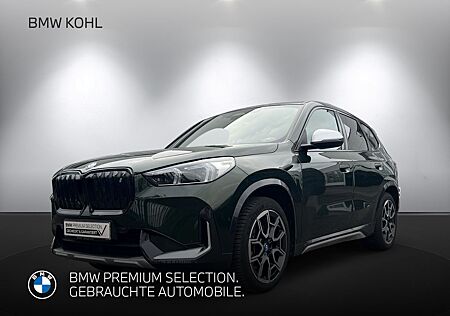 BMW iX1 30 xDrive xLine Panoramadach Driving Assita