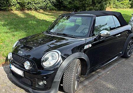 Mini Cooper S Cabrio mit John Cooper Works Paket