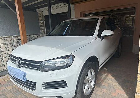 VW Touareg Volkswagen 3.0 V6 TDI Tiptronic BMT Terrain Tec...
