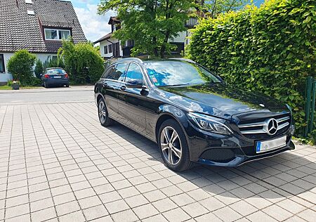 Mercedes-Benz C 200 4MATIC T AVANTGARDE Pano*Navi*Leder