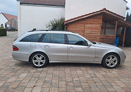 Mercedes-Benz E 200 KOMPRESSOR T AVANTGARDE COMAND
