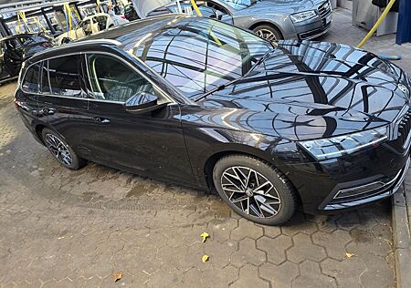 Skoda Octavia 2.0 TDI 110kW DSG Sportline Combi Sp...