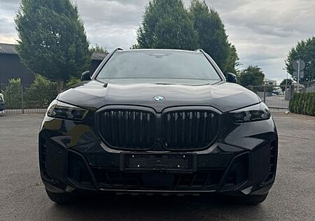 BMW X5 xDrive40d - Voll /Massage/B&W/M Sport/ NP 135