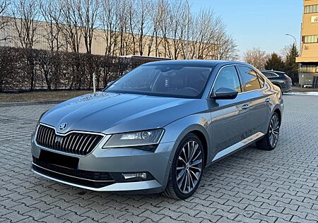 Skoda Superb Lim. L&K 4x4 *Pano*Kamera*Navi*