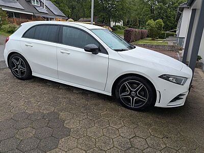 Mercedes-Benz Mercedes A 180 AMG Line, SHZ, Navi, LED, TÜV neu