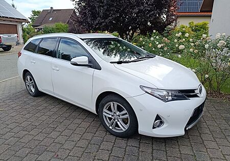Toyota Auris Touring Sports 1,6l 6-Gang Businesspaket