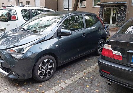 Toyota Aygo (X) Aygo Neuwertig Automatik nur 6000 km - T. Deutsc