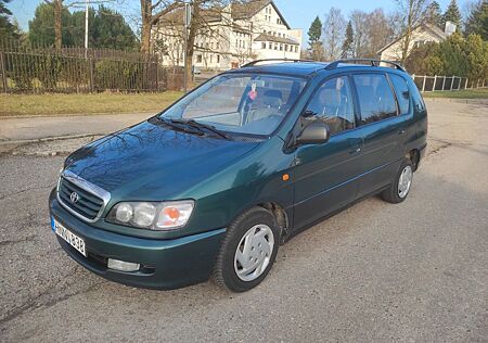 Toyota Picnic 2.2 TD f 7Sitzer f