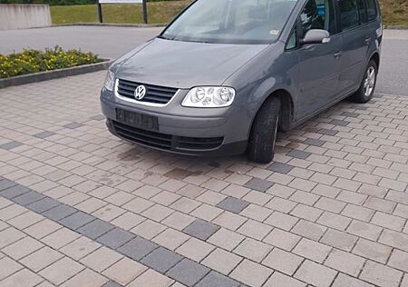 VW Touran Volkswagen Goal verliert Wasser