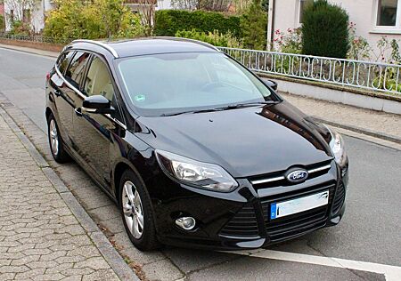 Ford Focus 1,6 Ti-VCT 77kW Champions Edit. Turnie...