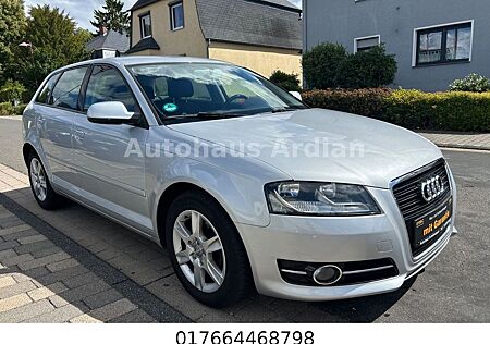 Audi A3 Sportback 1.2 TFSI Attraction+KLIMAAUT+SITZH+