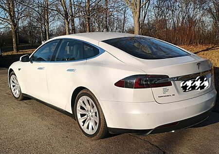 Tesla Model S 70D - Allrad, Fahrwerk höhenverstellbar