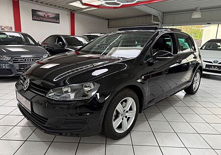 VW Golf Volkswagen VII Lim. Comfortline BMT PANORAMA LED
