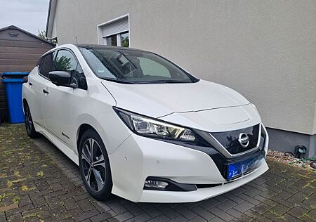 Nissan Leaf 150 PS 40KWH TEKNA - BOSE - 360* - Leder