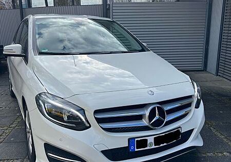 Mercedes-Benz B 180 Urban / Automatik / LED / CarPlay
