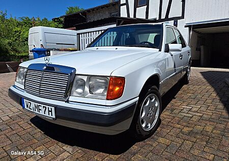 Mercedes-Benz 200 D