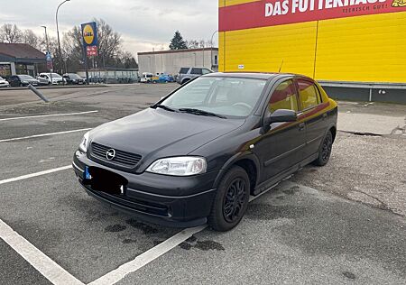 Opel Astra 1.6 -