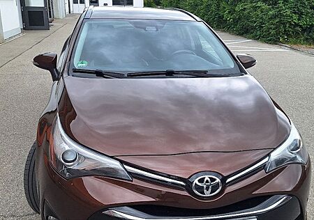 Toyota Avensis 2,0-l-D-4D Executive Touring Sports ...