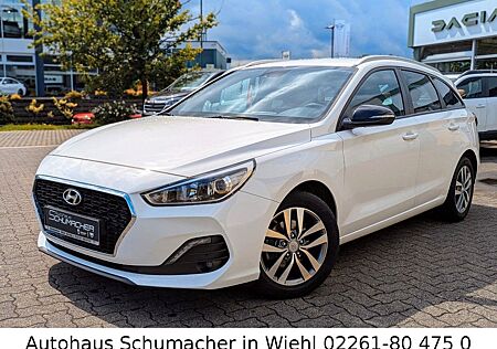 Hyundai i30 cw Passion 1.4 *SHZ,8-FACH,RFK*