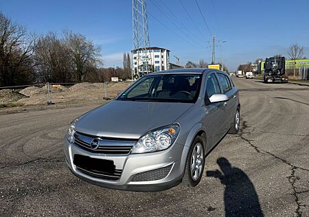 Opel Astra H Lim. Edition**GEPFLEGT**