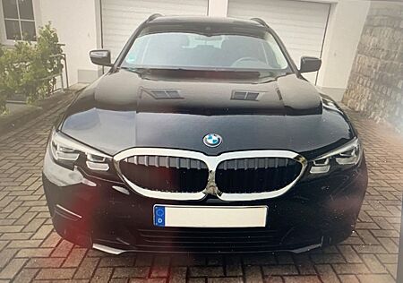 BMW 320d xDrive Touring Advantage Automatic Adva...
