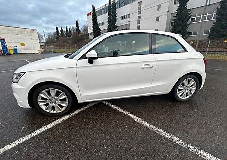Audi A1 1.0 TFSI ultra S tronic -