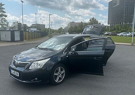 Toyota Avensis Combi Executive 2.2 D-Cat Executive