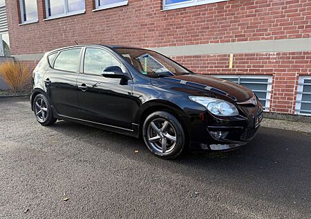 Hyundai i30 FIFA WM Edition 1.4 *TÜV NEU-109PS*