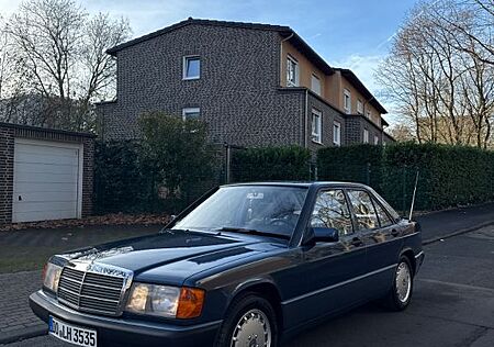 Mercedes-Benz 190 Zeitloser W201 -190E -Tempomat - Schiebedach