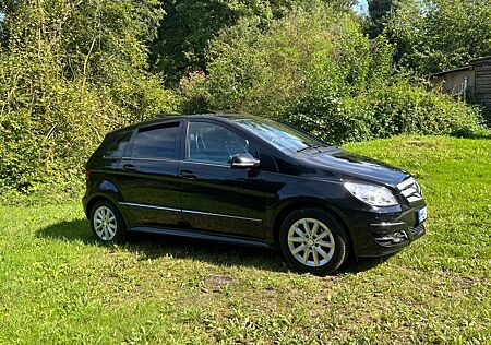 Mercedes-Benz B 200 -