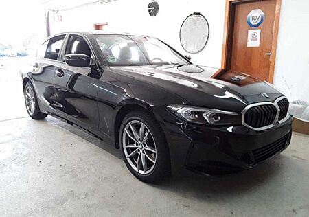 BMW 318 i*LED*Navi*CarPlay*LiveCockpitPlus*PDC*DAB*
