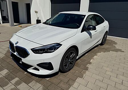 BMW 218 Gran Coupé 43000km wie neu !!