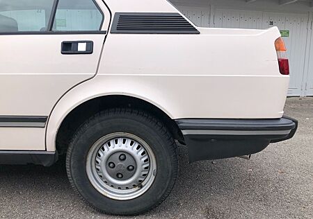Alfa Romeo Giulietta 1,6 *TÜV + H-KENNZEICHEN*