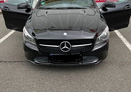 Mercedes-Benz CLA 200 Shooting Brake CLA 200 d 4MATIC DCT ...