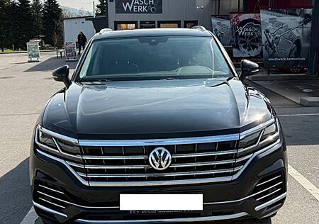 VW Touareg Volkswagen 3.0 V6 TDI SCR4MOTION Tiptronic Elegance