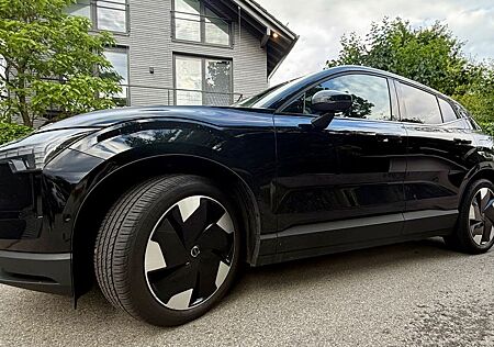 Volvo EX30 Twin Performance Ultra Vollausstattung NP 54.800