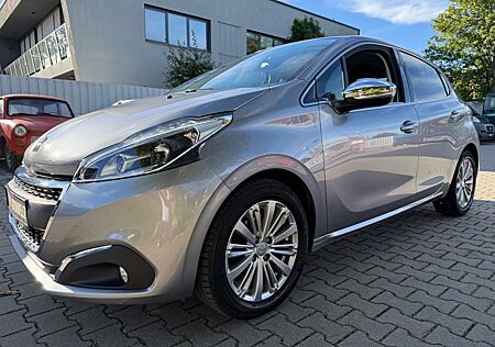 Peugeot 208 Allure * 1 HAND * 32 Tkm * AUTOMATIK * TÜV