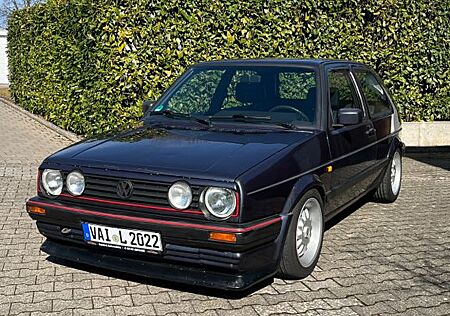 VW Golf Volkswagen 2 16 V GTI mit Zender Verspoilerung