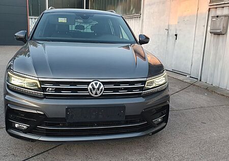 VW Tiguan Volkswagen R Line,Kamera 360,Pano-Schiebedach, Autom