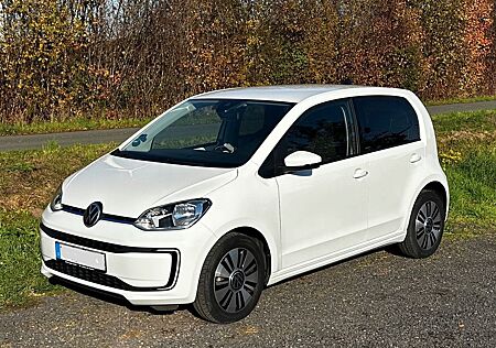 VW e-up! Volkswagen e-up! UNITED pure white