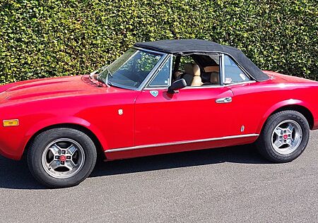 Fiat 124 Spider