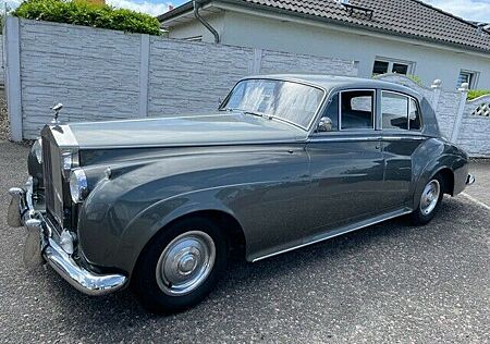 Rolls-Royce Silver Spirit ROLLS ROYCE SILVER CLOUD II TWO TONE 6,2L V8