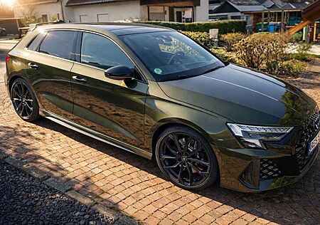 Audi RS3 Neuwertiger SB Designo Oliv Metallic
