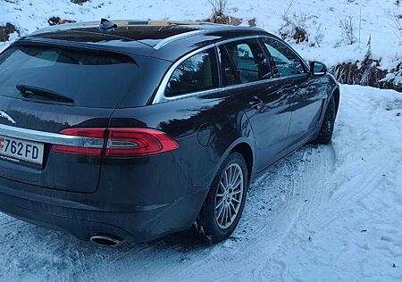 Jaguar XF 2.2 L Diesel Sportbrake -