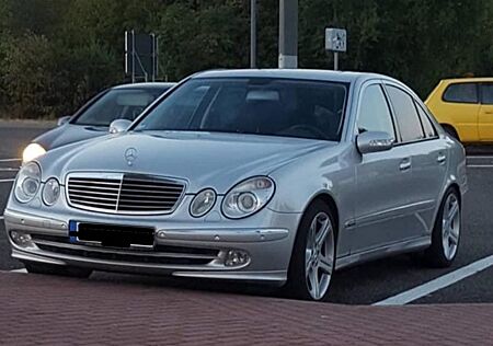 Mercedes-Benz E 320 AVANTGARDE
