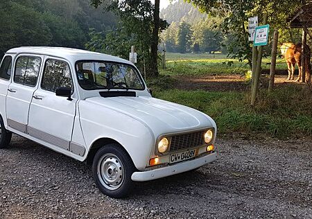 Renault R 4 R4 aus Poptugal H-Kennzeichen