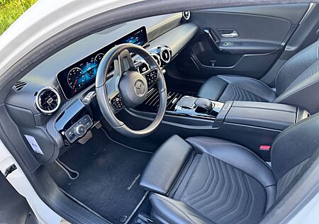 Mercedes-Benz A 180 d DCT -